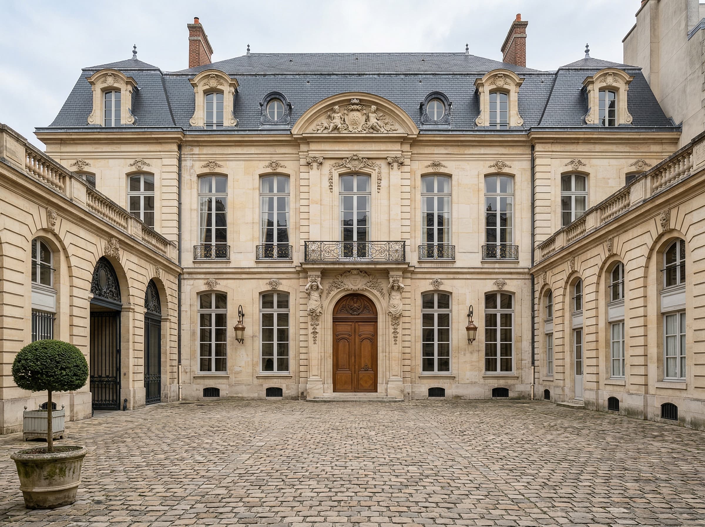 Façade sur cour de l'hôtel particulier
